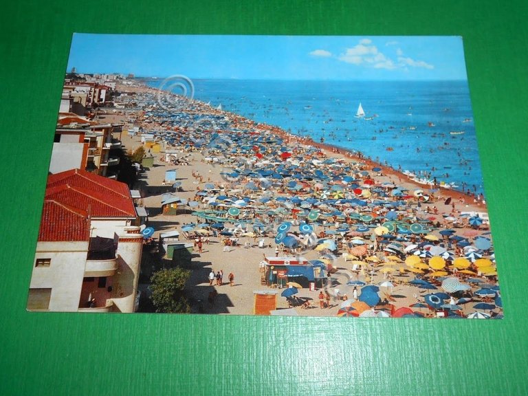 Cartolina Jesolo Lido - La grande spiaggia 1960 ca