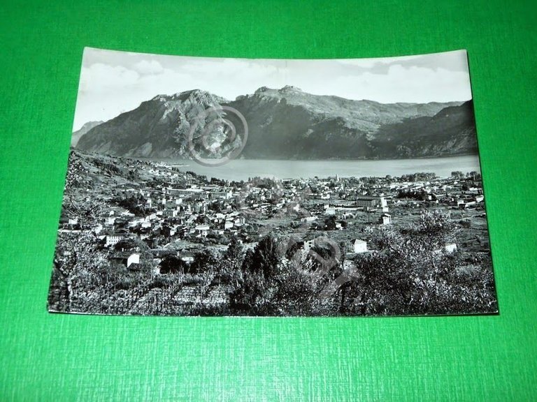 Cartolina Lago di Como - Mandello con lo sfondo dei …