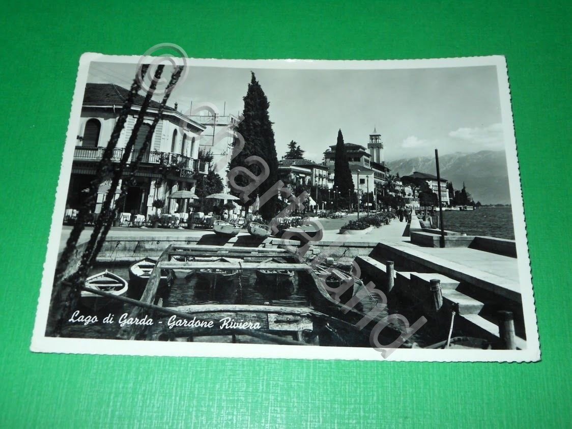 Cartolina Lago di Garda - Gardone Riviera - Scorcio panoramico …