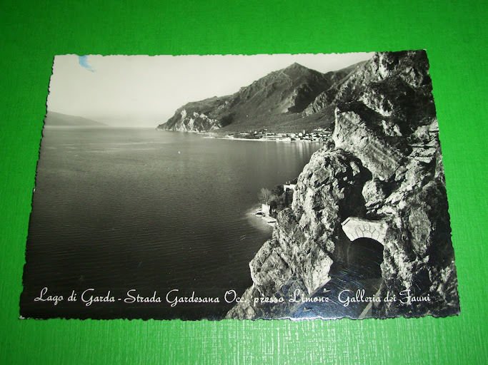 Cartolina Lago di Garda - Strada Gardesana Occidentale presso Limone …