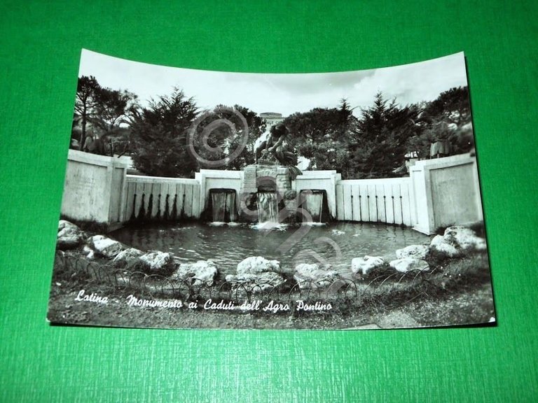Cartolina Latina - Monumento ai Caduti dell' Agro Pontino 1960 …