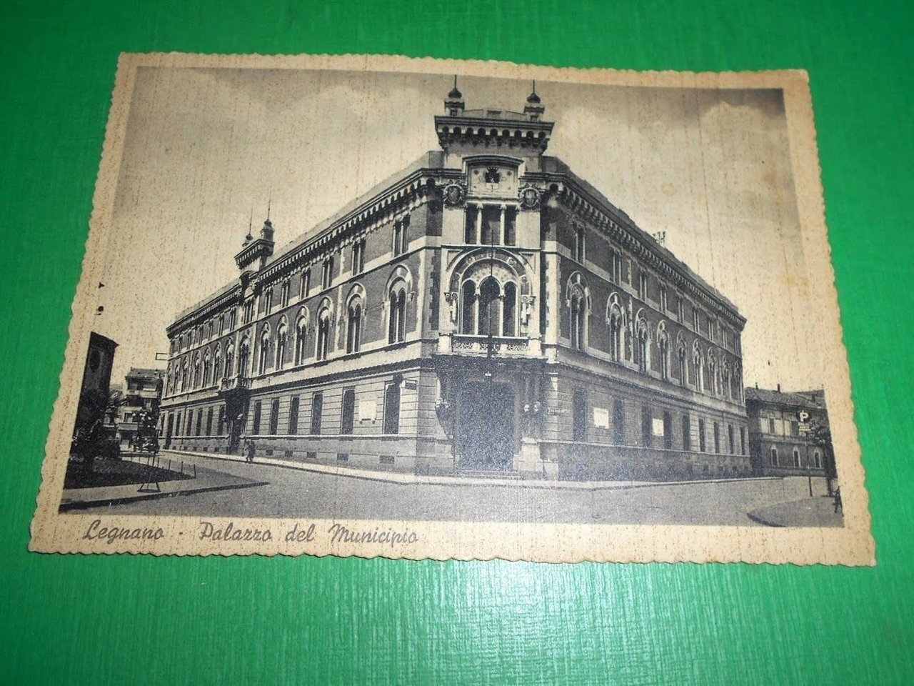 Cartolina Legnano - Palazzo del Municipio 1941.