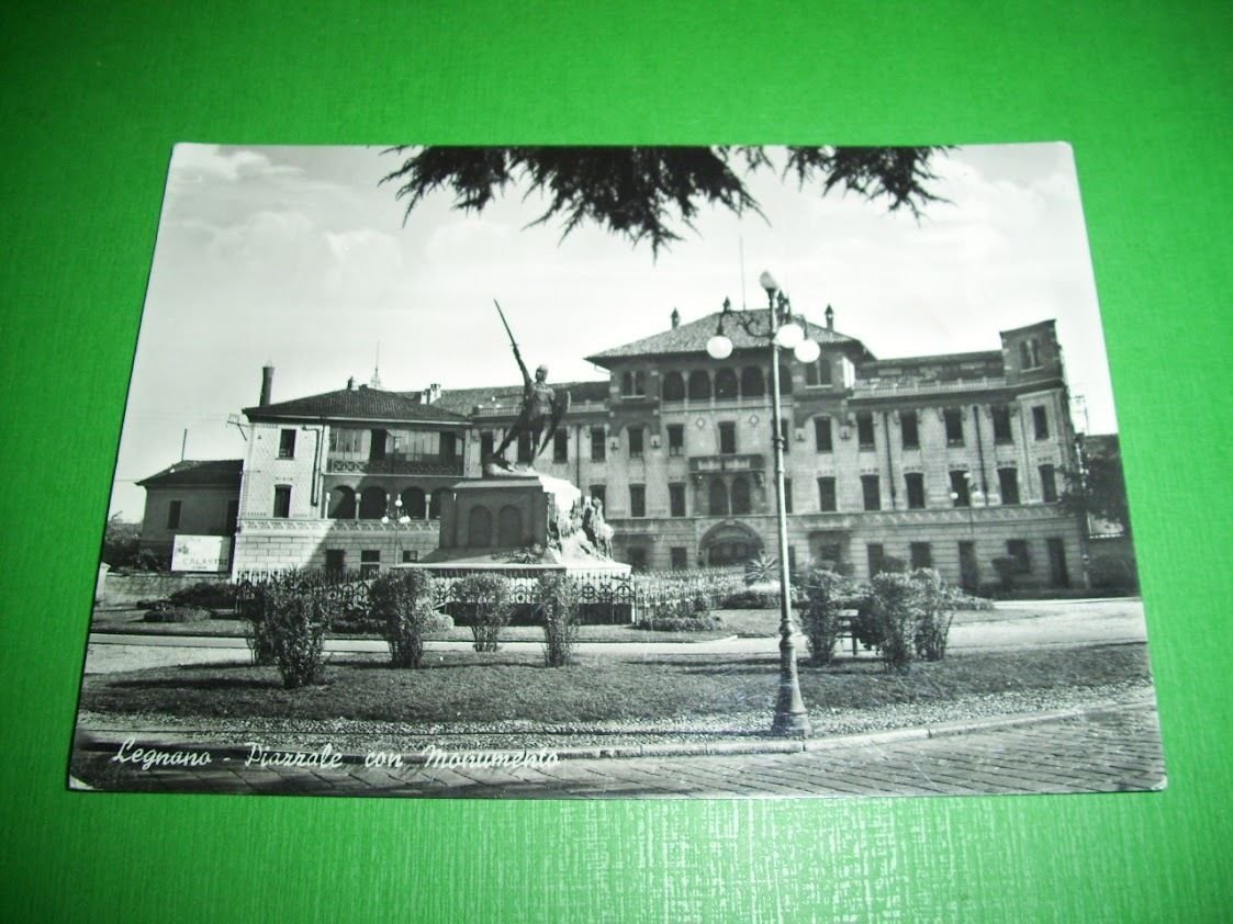 Cartolina Legnano - Piazzale con Monumento 1955 ca.