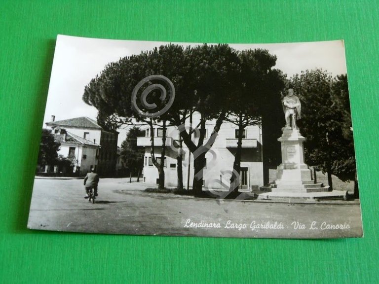 Cartolina Lendinara - Largo Garibaldi - Via L. Canozio 1960 …