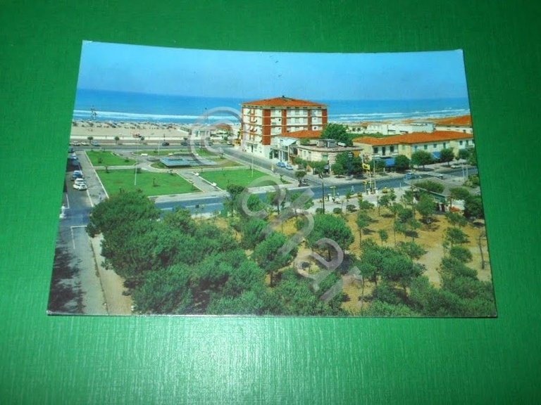 Cartolina Lido di Camaiore - Piazza Matteotti 1966