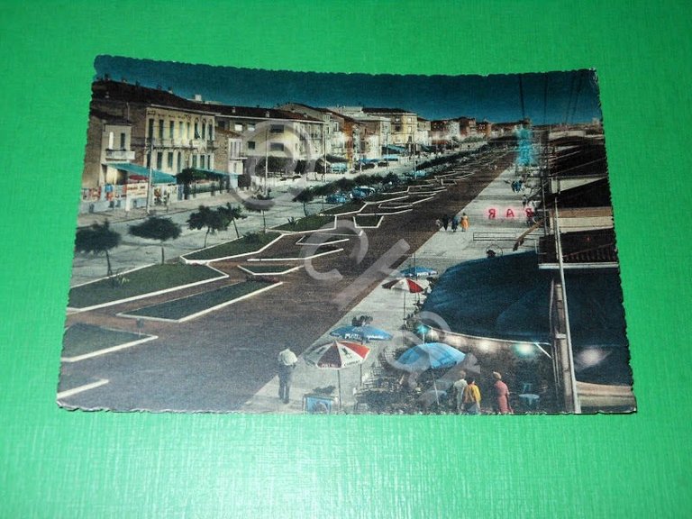 Cartolina Lido di Camaiore - Viali Lungomare - Notturno 1961.
