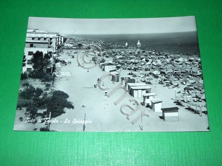 Cartolina Lido di Jesolo - La Spiaggia 1962.