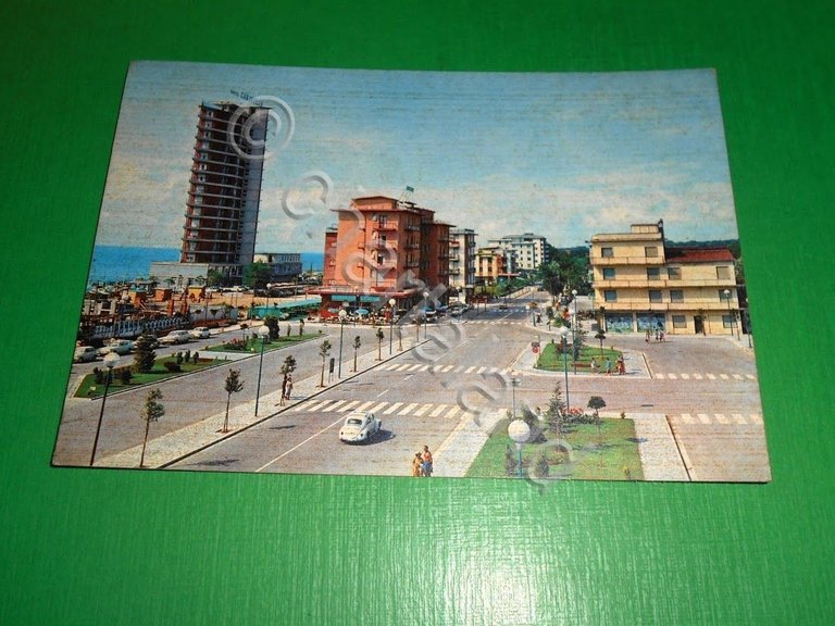 Cartolina Lido di Jesolo - Piazza Milano 1968
