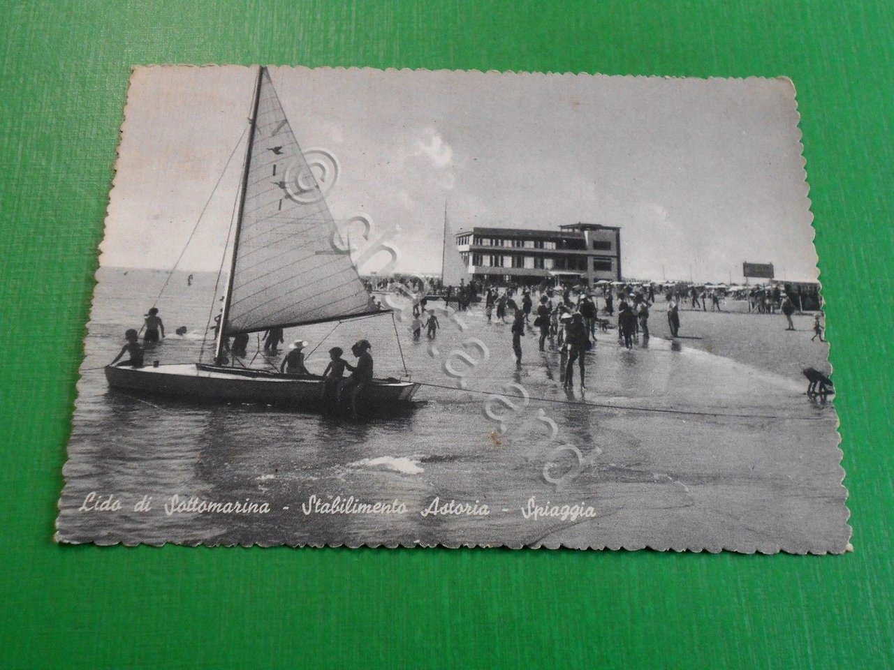 Cartolina Lido di Sottomarina - Stabilimento Astoria - Spiaggia 1957.