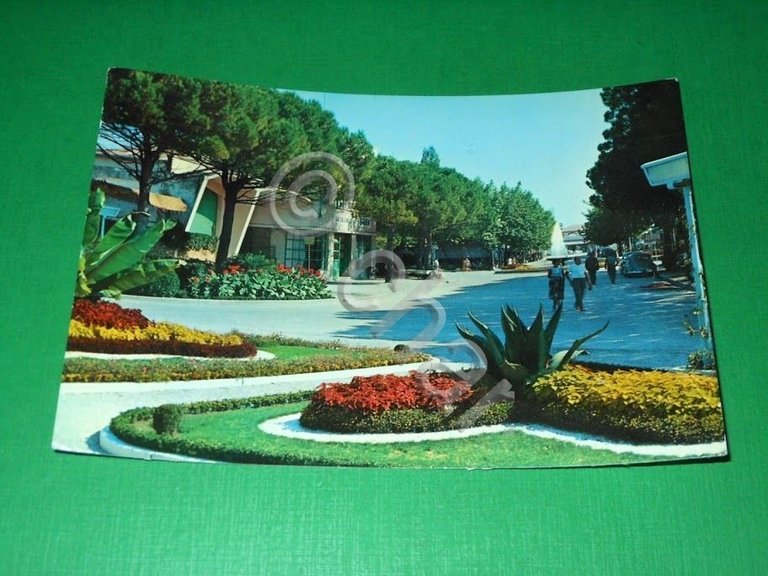Cartolina Lignano Sabbiadoro - Viale al mare 1969