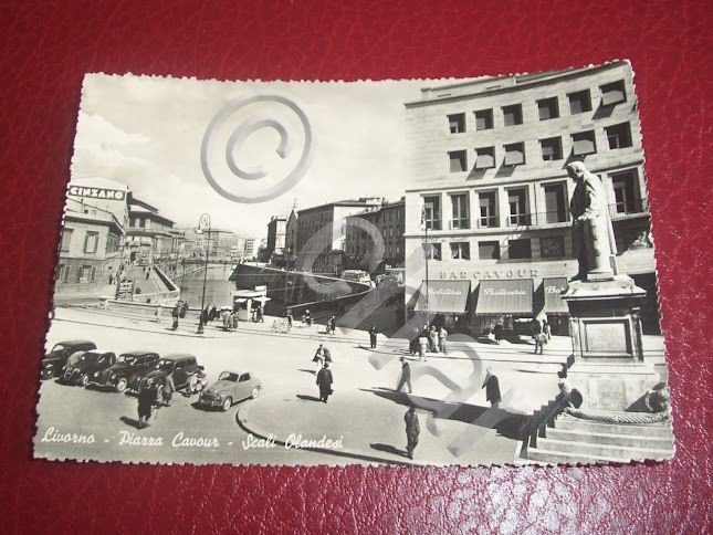 Cartolina Livorno - Piazza Cavour - Scali Olandesi 1959