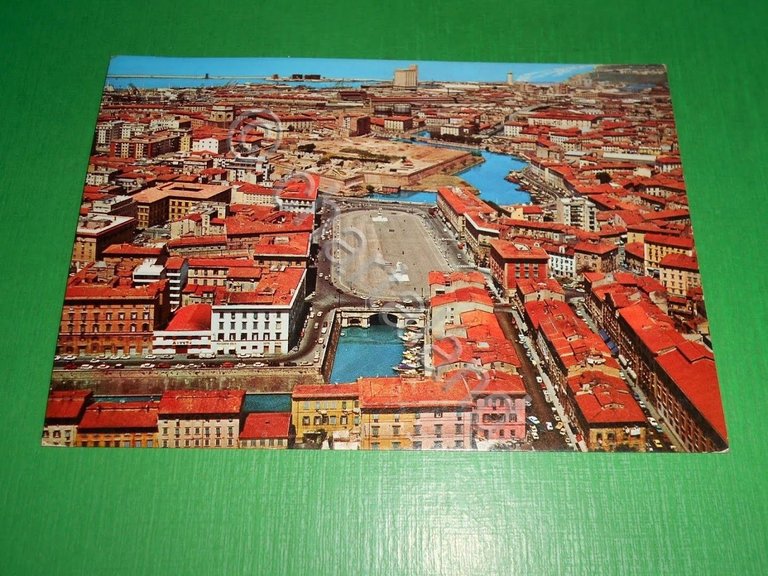 Cartolina Livorno - Piazza della Repubblica e panorama parziale 1976