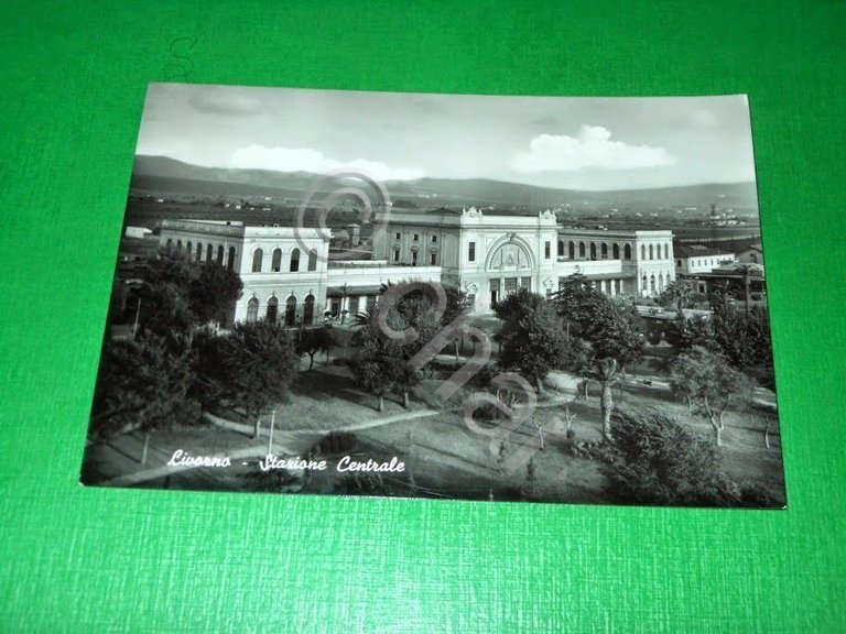 Cartolina Livorno - Stazione Centrale - 1956