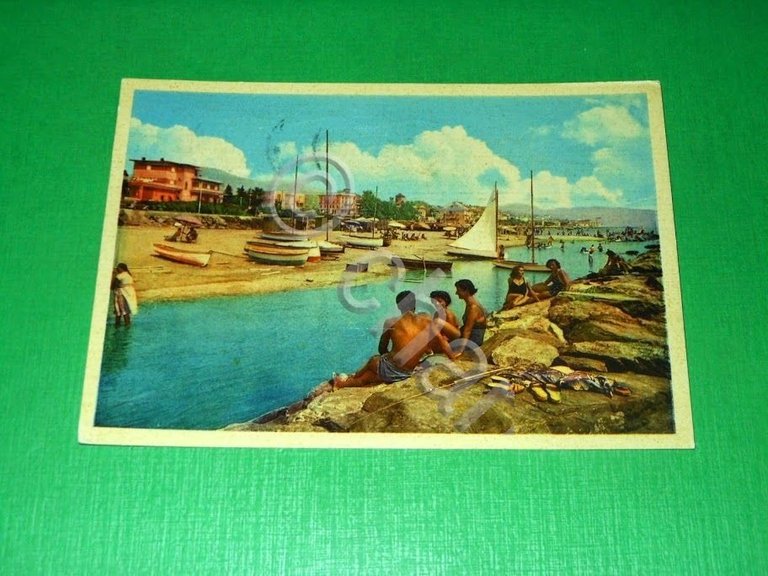 Cartolina Loano - La spiaggia 1956