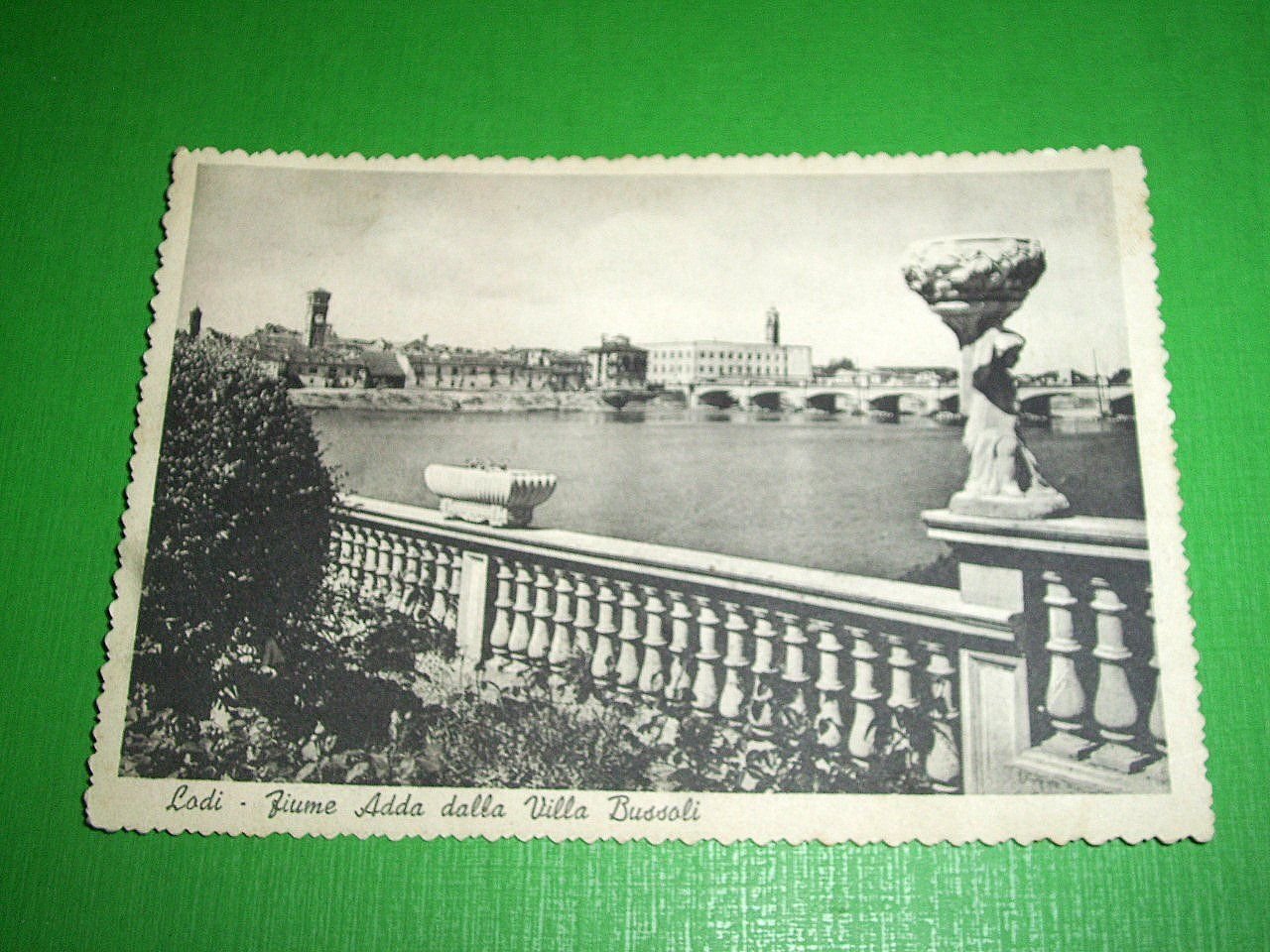 Cartolina Lodi - Fiume Adda dalla Villa Bussoli 1940.