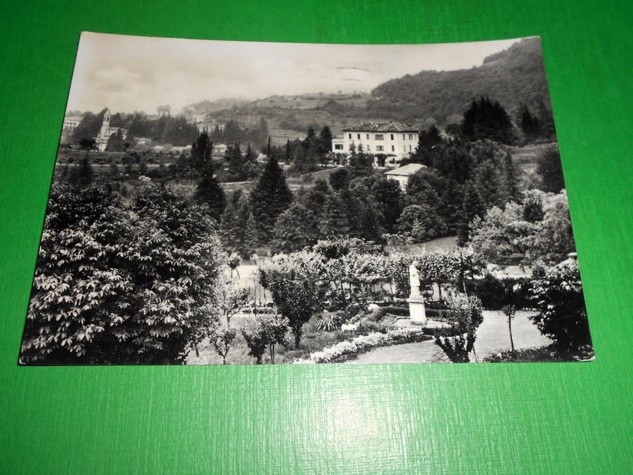 Cartolina Longone al Segrino - Villa Ambra 1956 ca.