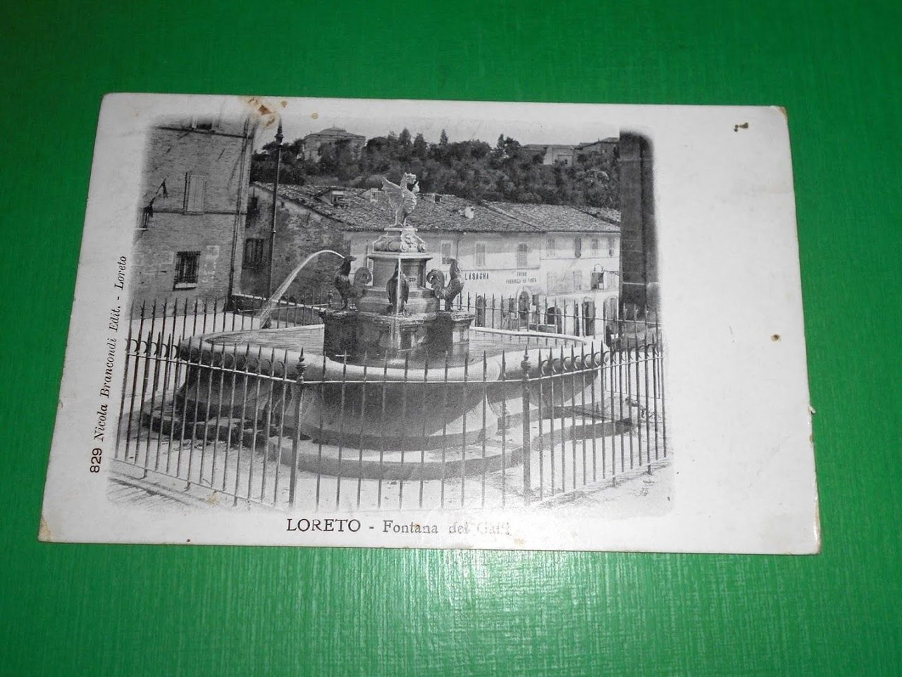 Cartolina Loreto - Fontana dei Galli 1913.