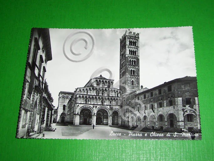 Cartolina Lucca - Piazza e Chiesa di S. Martino 1950 …