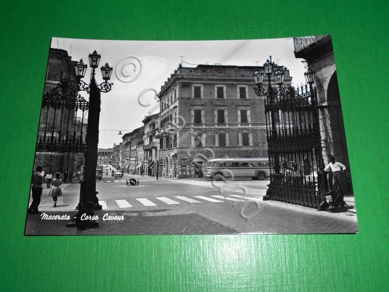 Cartolina Macerata - Corso Cavour 1960 ca | Immagine Gallery 2