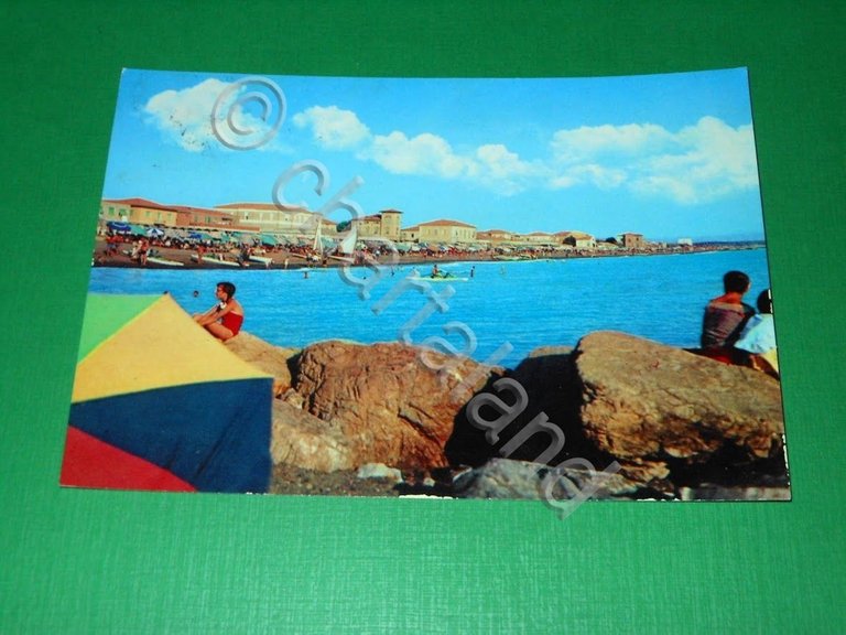 Cartolina Marina di Cecina - Scogli e spiaggia 1960 ca
