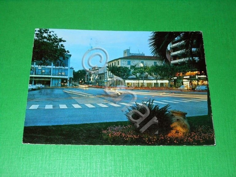 Cartolina Marina di Massa - Piazza Betti 1969.