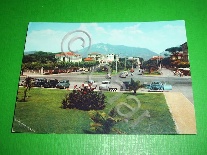 Cartolina Marina di Massa - Piazza F. Betti e monti …