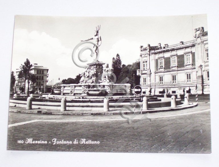 Cartolina Messina - Fontana di Nettuno 1977