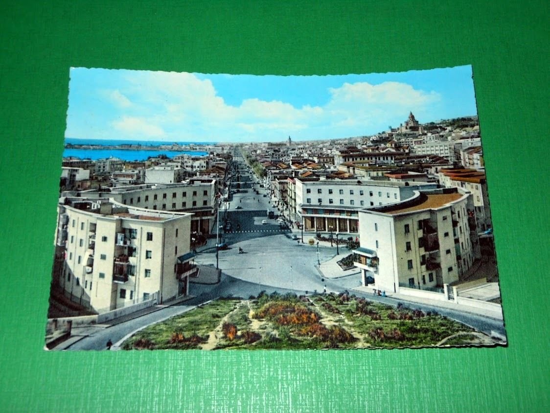 Cartolina Messina - Piazza Castronovo 1965.