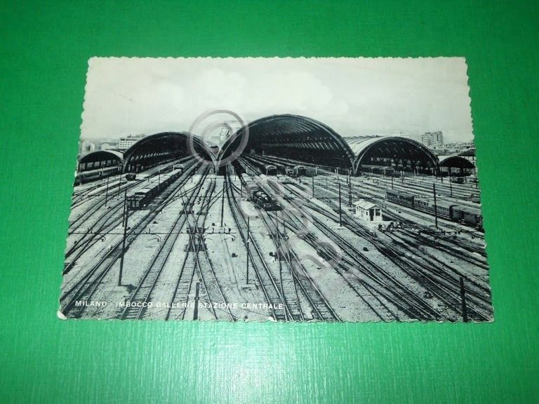 Cartolina Milano - Imbocco gallerie stazione centrale 1950 ca