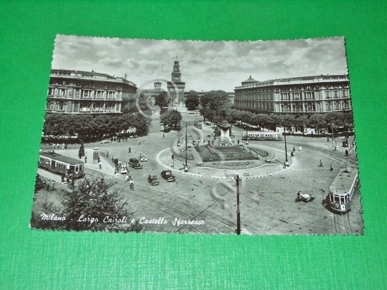 Cartolina Milano - Largo Cairoli e Castello Sforzesco 1955