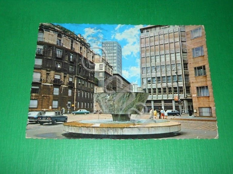 Cartolina Milano - Largo Donegani 1975.