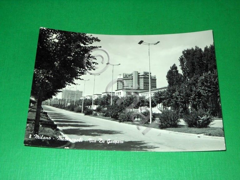 Cartolina Milano - Metanopoli - Via De Gasperi 1965