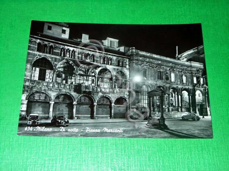 Cartolina Milano - Piazza Mercanti ( notturno ) 1955 ca.