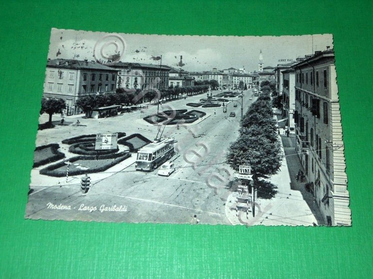 Cartolina Modena - Largo Garibaldi 1968