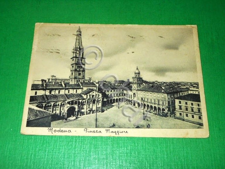 Cartolina Modena - Piazza Maggiore 1935
