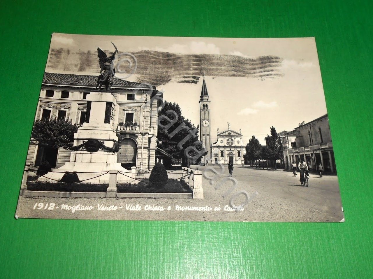 Cartolina Mogliano Veneto - Viale Chiesa e Monumento ai Caduti …