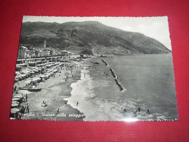 Cartolina Moneglia - Visione della spiaggia 1957.