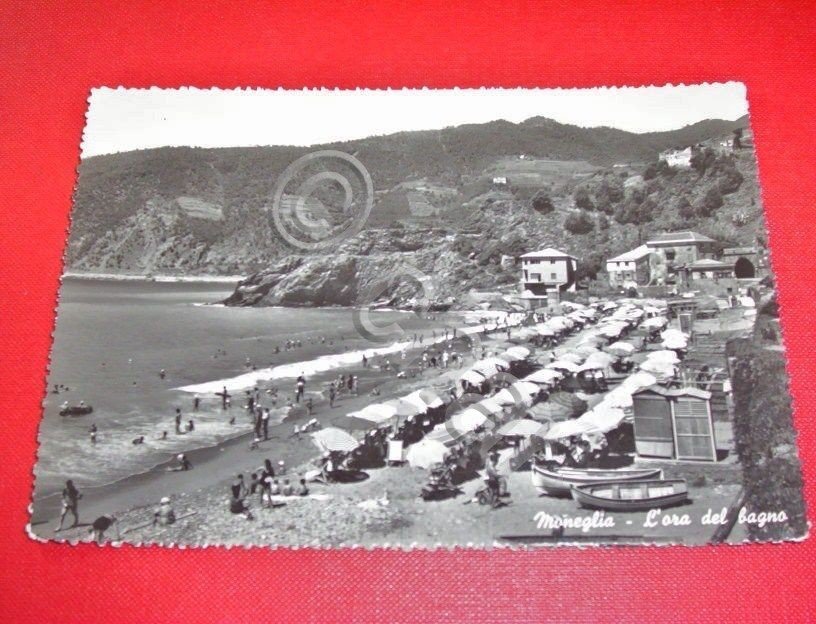 Cartolina Moneglio (Genova) Veduta della spiaggia 1956.
