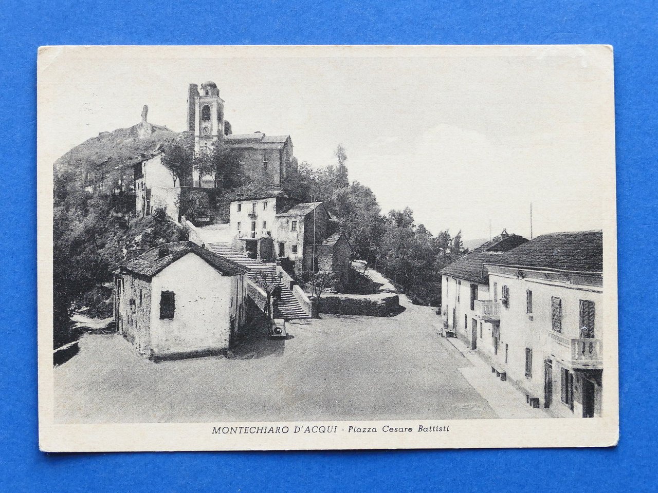 Cartolina Montechiaro d'Acqui - Piazza Cesare Battisti - 1955.