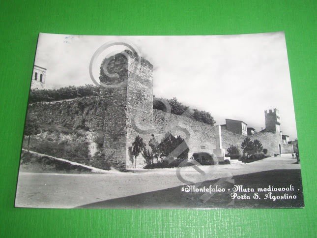 Cartolina Montefalco - Mura medioevali - Porta S. Agostino 1950 …