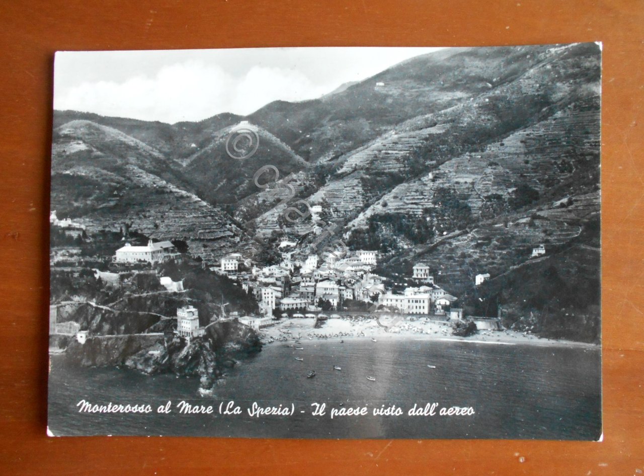 Cartolina Monterosso al Mare (La Spezia) - Il paese visto …