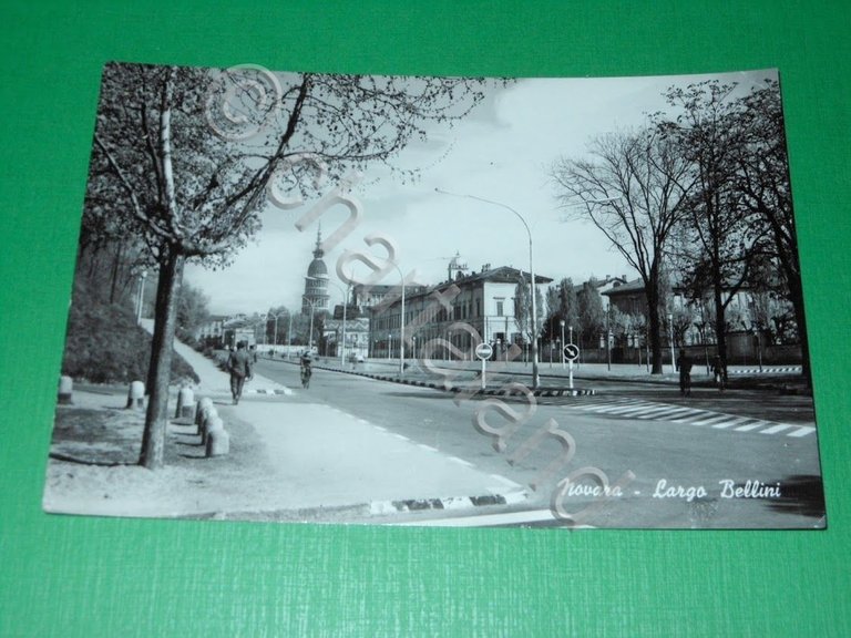 Cartolina Novara - Largo Bellini 1960 ca