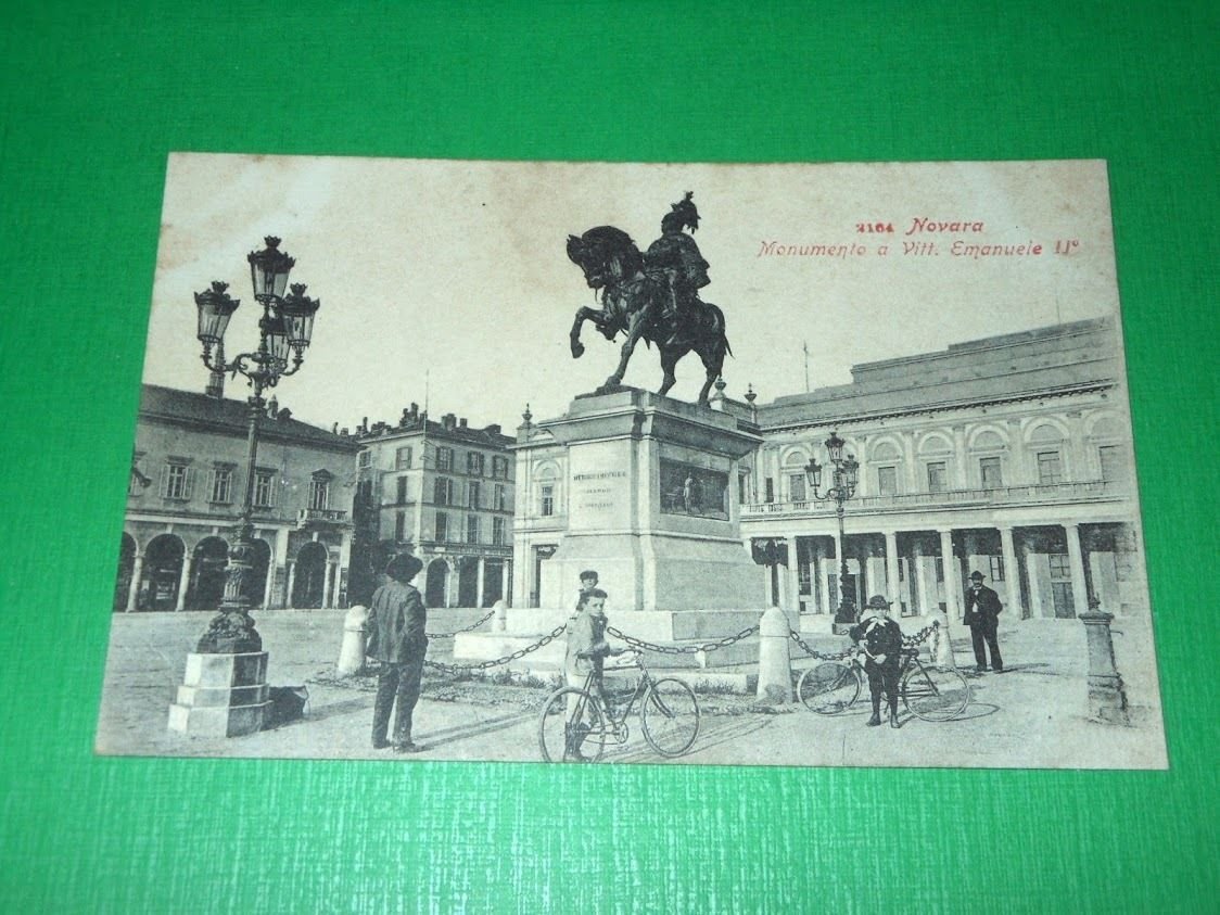 Cartolina Novara - Monumento a Vittorio Emanuele II° 1910 ca.