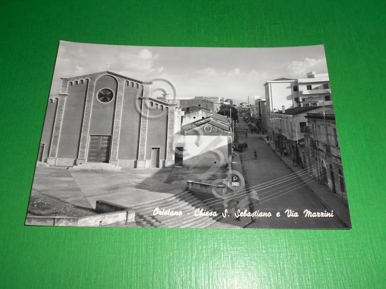 Cartolina Oristano - Chiesa S. Sebastiano e Via Mazzini 1960 …