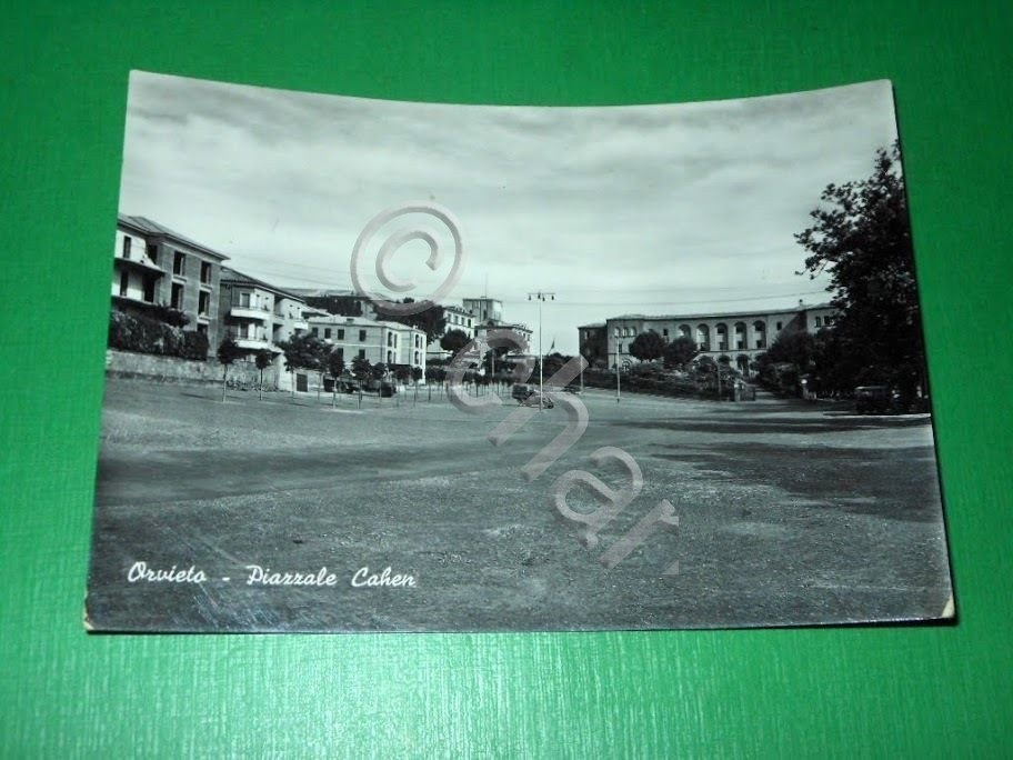 Cartolina Orvieto - Piazzale Cahen 1952.