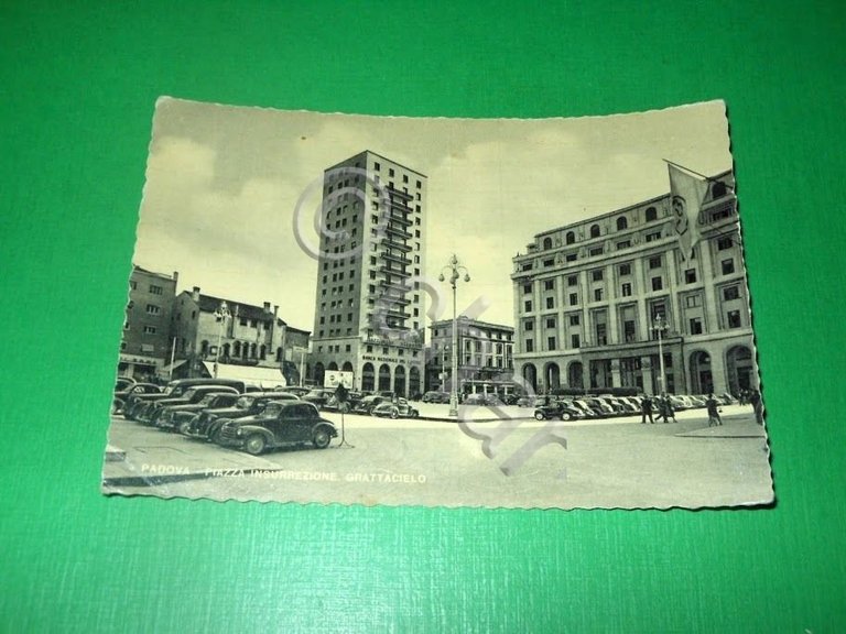 Cartolina Padova - Piazza Insurrezione - Grattacielo 1952