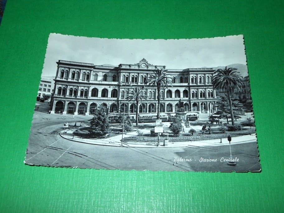 Cartolina Palermo - Stazione Centrale 1960.