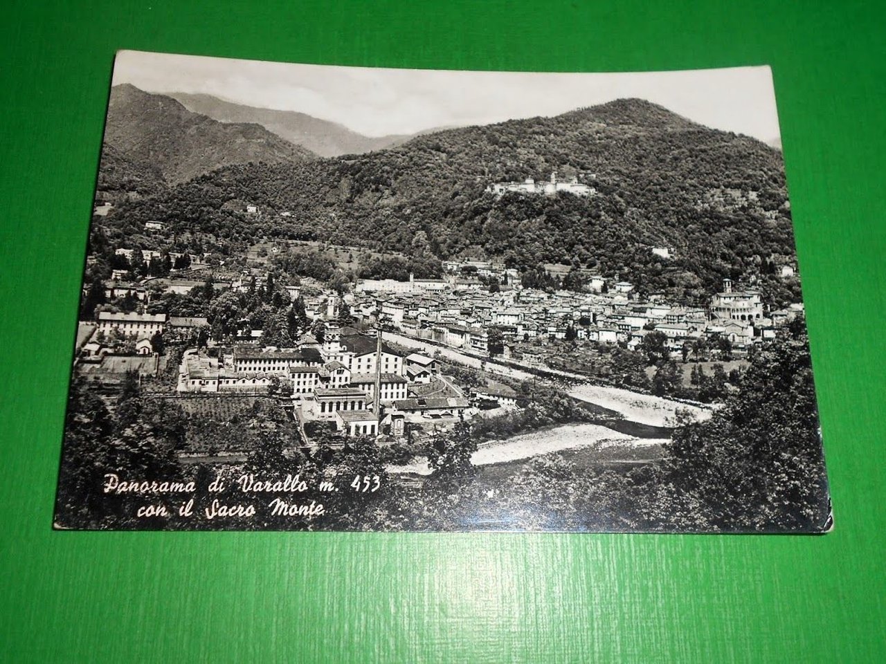 Cartolina Panorama di Varallo con il Sacro Monte 1966.
