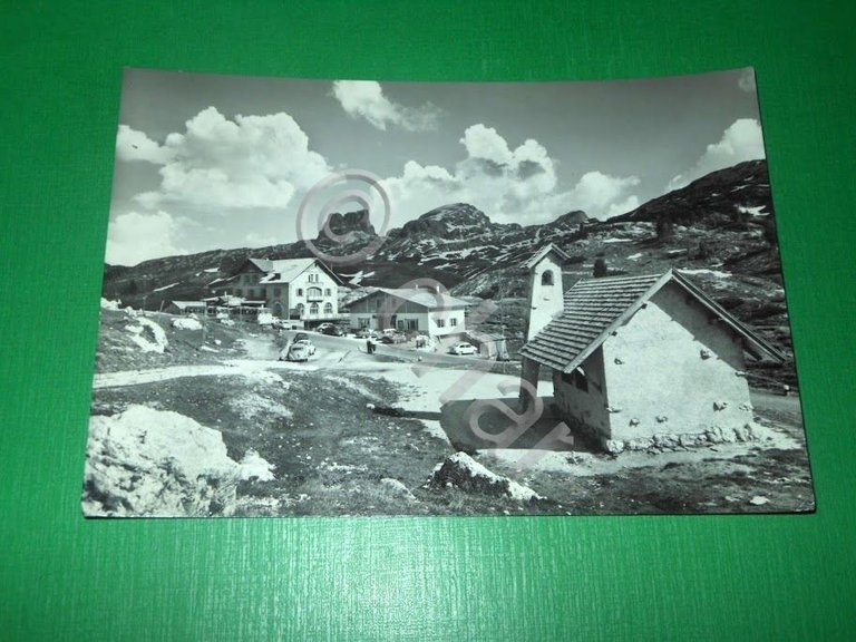 Cartolina Passo di Falzarego - La Chiesetta verso l' Averau …