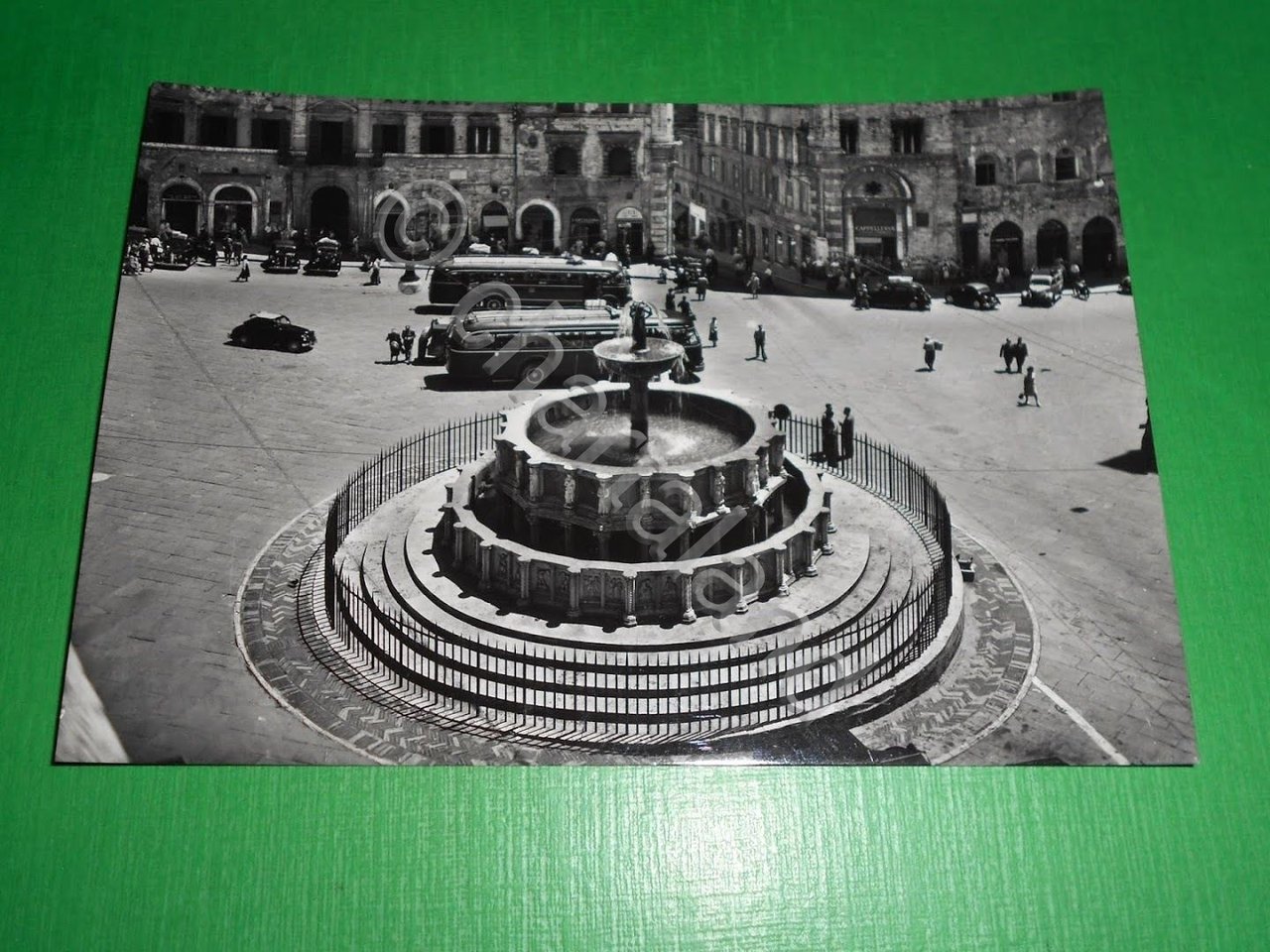 Cartolina Perugia - Fontana Maggiore 1950 ca.